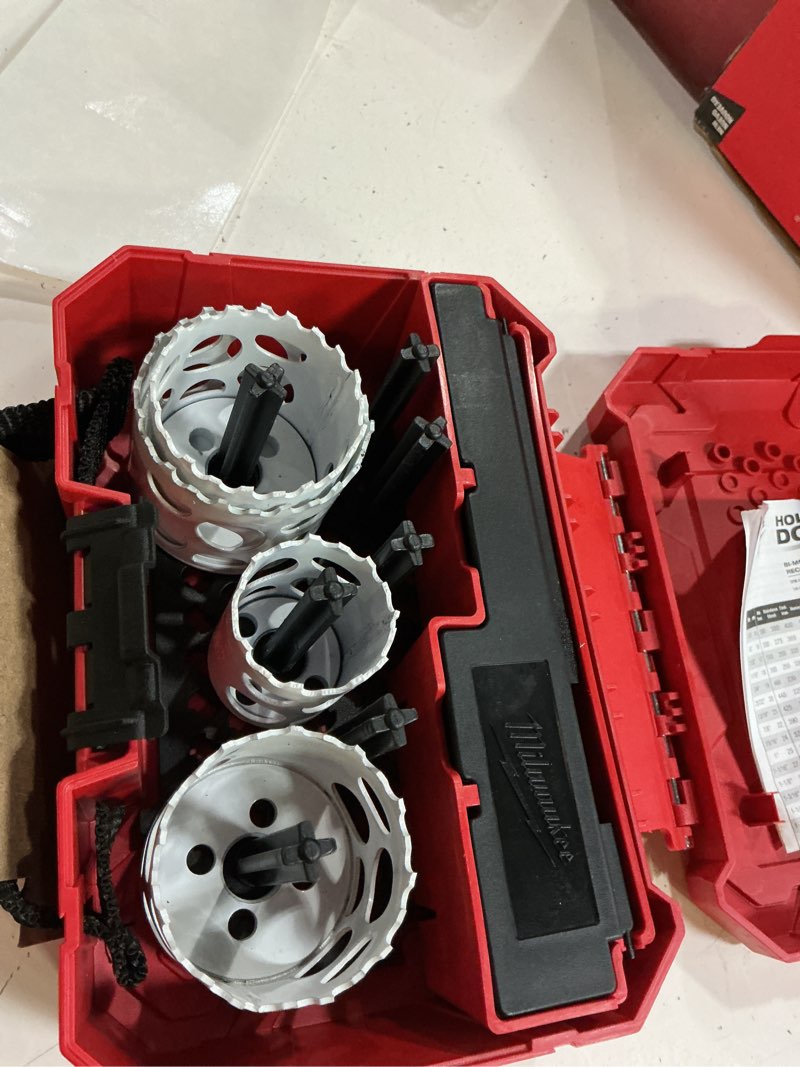 Condition photo showing New/Like New for hole dozer bi-metal hole saw kit (8-piece)