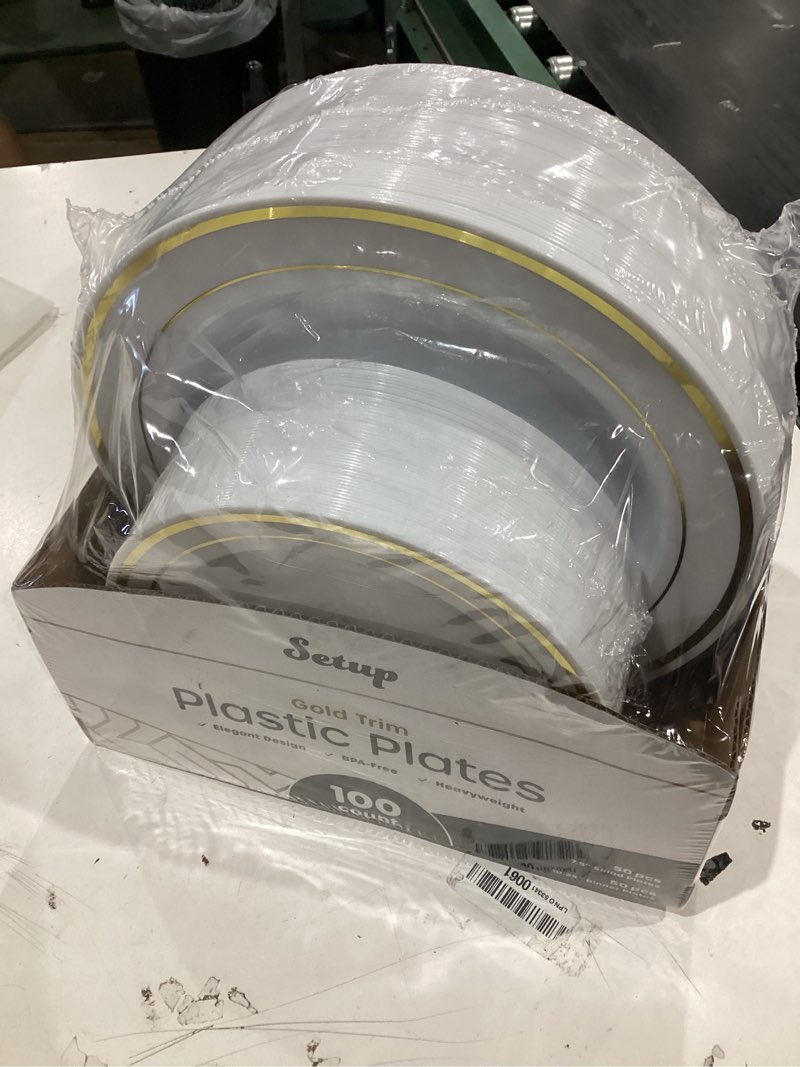 Condition photo showing Good Condition for setup 100-piece gold trim plastic dinnerware set – 50 10.25" dinner & 50 7.5" salad plates – heavy-duty disposable for weddings, catering, parties 100 count gold trim round plates