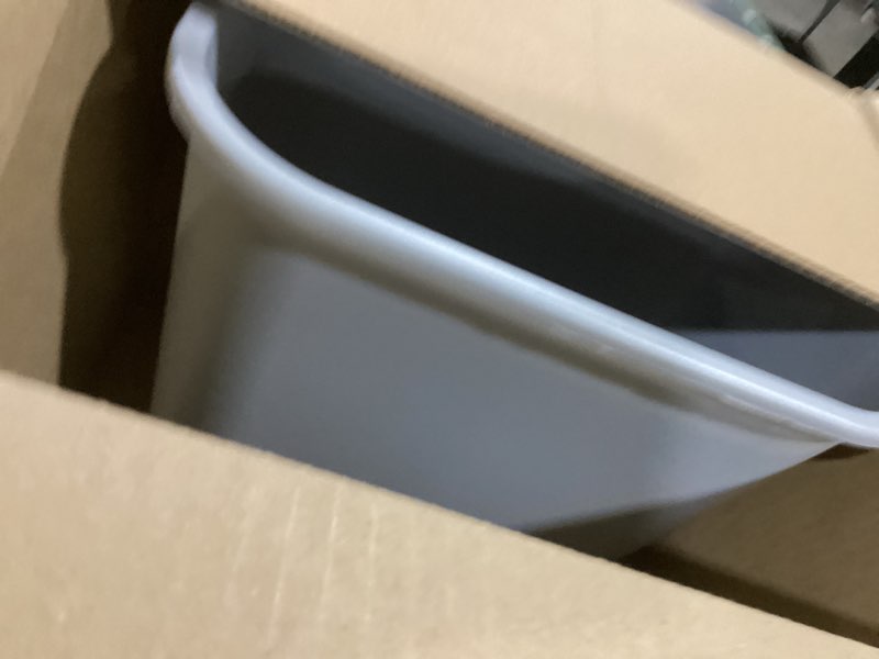 Small trash bin