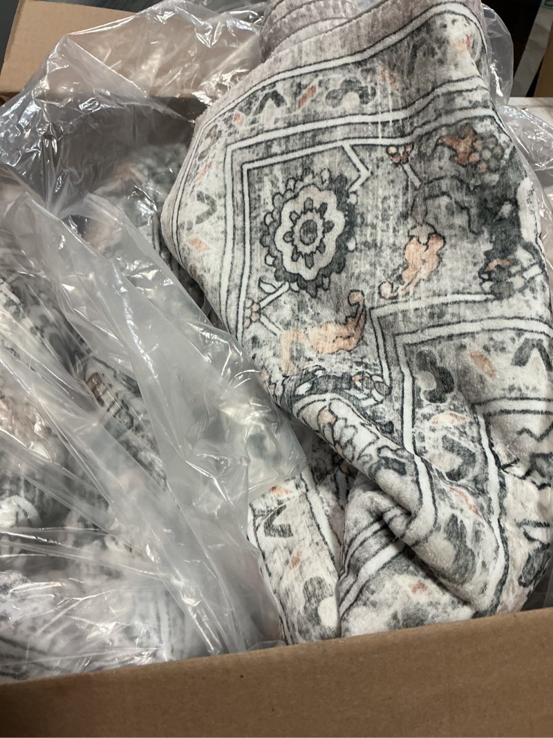 Condition photo showing Good Condition for SAFAVIEH Alenia Corry Oriental Rug 8’X10’