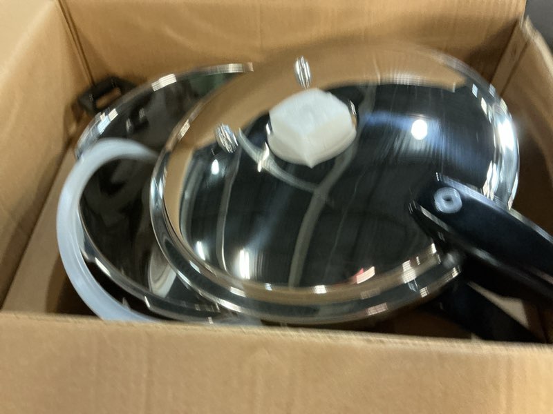 Condition photo showing New/Like New for premium 12 quart stainless steel pressure cooker, commercial grade luxury cookware, brand quality durability, professional performance for large families & events 12.7 quarts