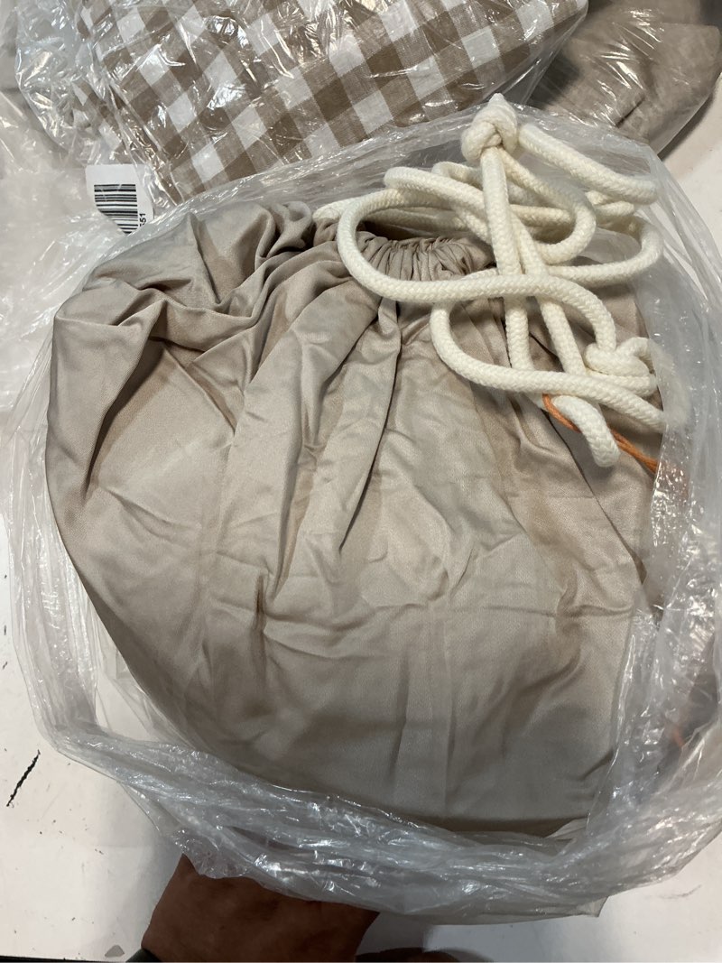 Condition photo showing Good Condition for bamboo fitted sheet set, cal king, sand