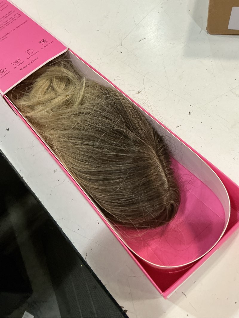 Condition photo showing Good Condition for fine plus 18'' hair topper for women with thinning hair & gray roots, adds volume and natural top coverage with soft body texture for easy daily styling - blonde with dark roots 18 inch blonde with dark roots