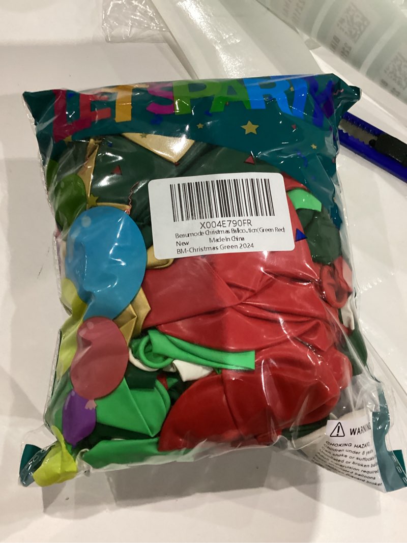 Condition photo showing New/Like New for Christmas Balloon Arch Garland Kit 160pcs Red Green Balloons for Candy Merry Christmas Party Friendsmas Santa Claus Birthday Holiday Party Decoration (Green Red)