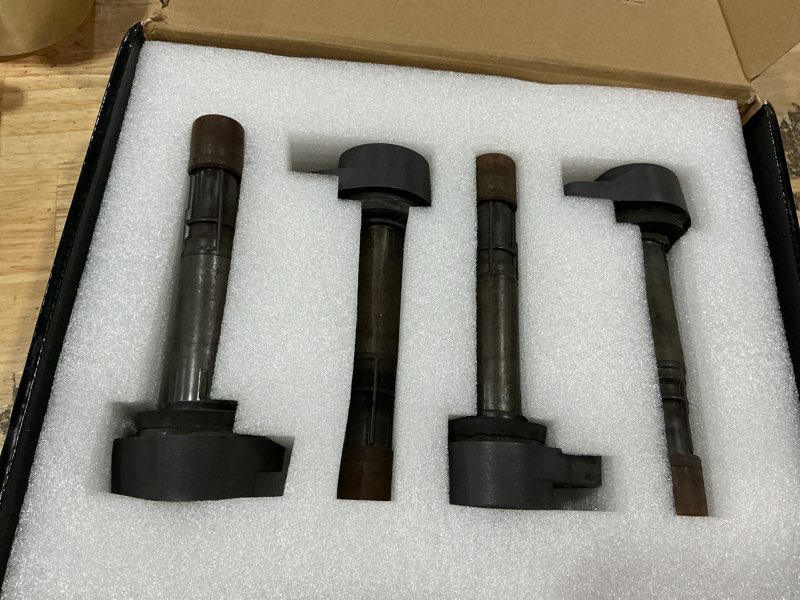 Condition photo showing Good Condition for ignition coil pack set of 4 compatiable with 2001 2002 2003 2004 2005 honda civic l4 1.7l acura mdx v6 3.5l honda pilot coils for uf400 uf512 uf307 c1460 gn10168 4pcs