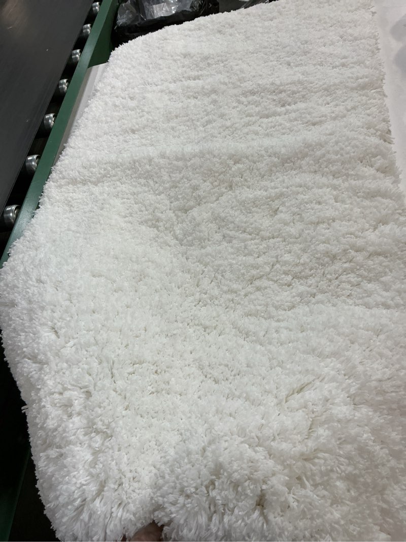 Condition photo showing Good Condition for White Bathroom Rugs 24x36 Non Slip Fluffy Bath Mat for Bathroom Floor Washable Plush Luxury Bath Rug for Tub Soft Shaggy Absorbent Shower Sink Mat White 2' x 3' (24''x36'' Bathroom Rug)
