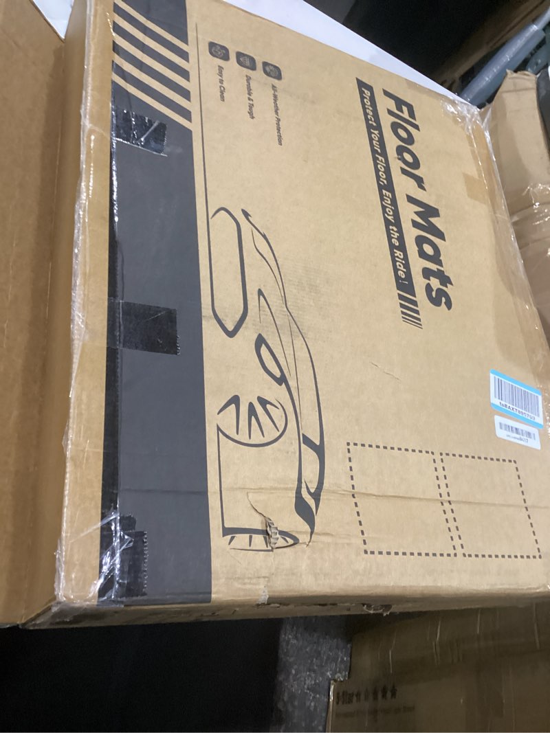 Condition photo showing New/Like New for floor mat for car