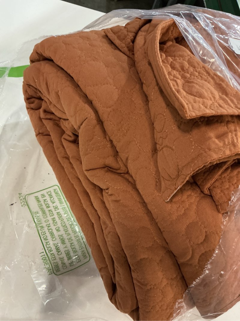 Condition photo showing Good Condition for horimote home quilt set king size burnt orange, classic geometric spots stitched pattern, pre-washed microfiber chic rustic look, ultra soft lightweight quilted bedspread for all season, 3 pieces burnt orange king