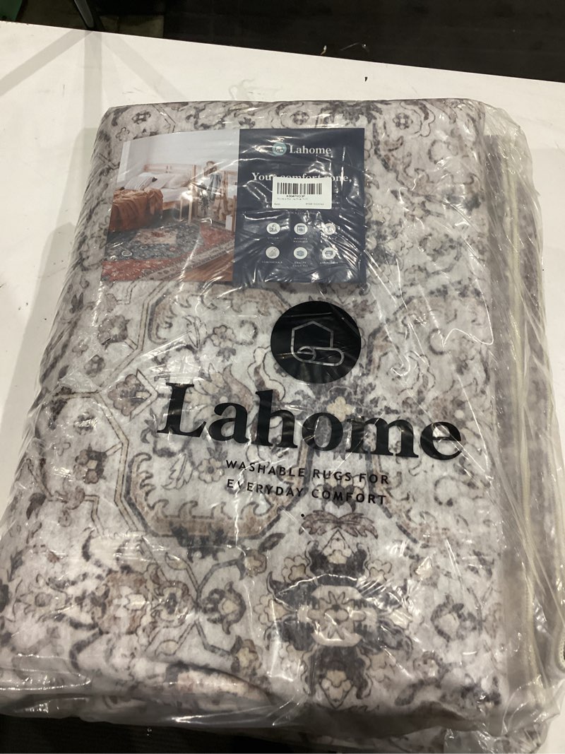 Condition photo showing Good Condition for homefurnishing 8x10 area rugs, low-profile large washable area rug with non-slip backing & durable edge binding, vintage rugs for living room, bedroom, dinning room