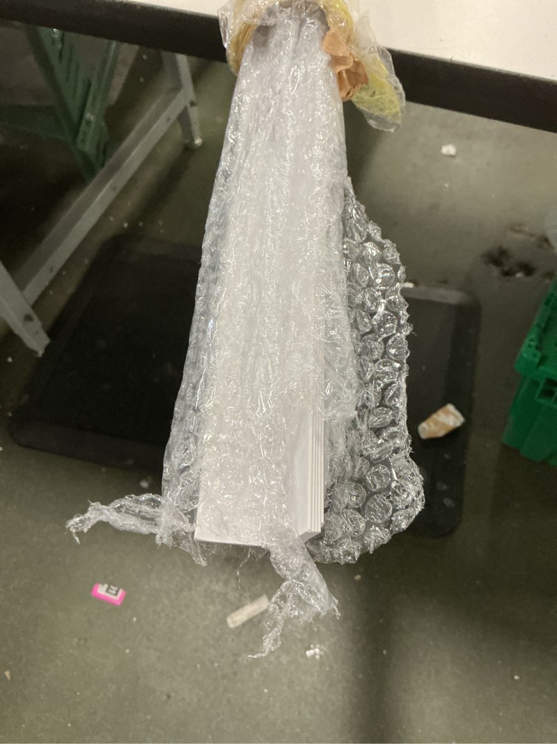 Condition photo showing Good Condition for Sasylvia 5 Pcs Wall Corner Protector Guards, Vinyl 1-1/8 x 48 Inches Corner Trim Molding, Avoid Scratching Scuffs, Ease Install and Cleaning for Door Countertop Furniture Cabinet Protection, White 1-1/8 x 1-1/8 x 48 Inches White 5