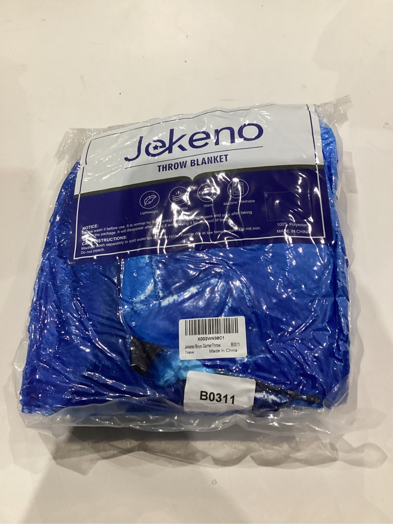 Condition photo showing New/Like New for Jekeno Abstract Throw Blanket, Gifts for Women, Men, Girls, Boys, Teens - Christmas, Birthday, Valentine's Art Decor for Home, Bed, Couch Art 50"x60"