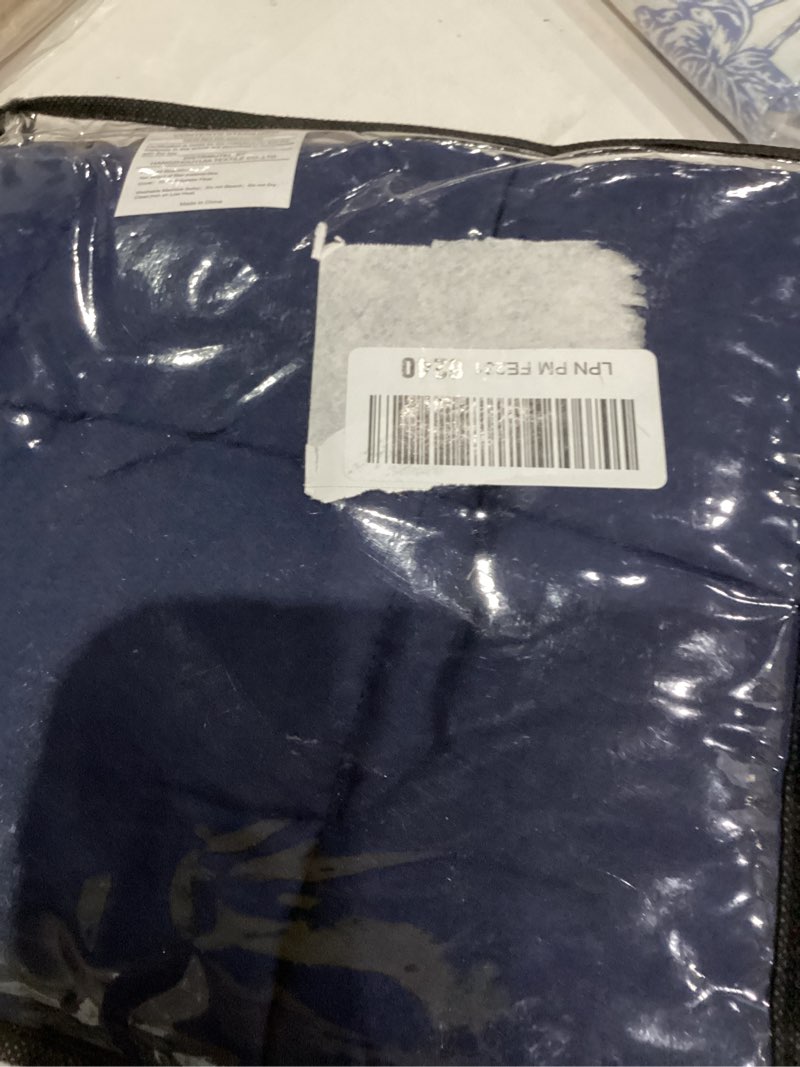 Condition photo showing As Is for yescool Weighted Blanket (5 lbs, 36" x 48", Blue) Cooling Heavy Blanket for Sleeping Perfect for 40-60 lbs, Breathable Blanket with Premium Glass Bead, Machine Washable Blue 36X48-5 lbs
