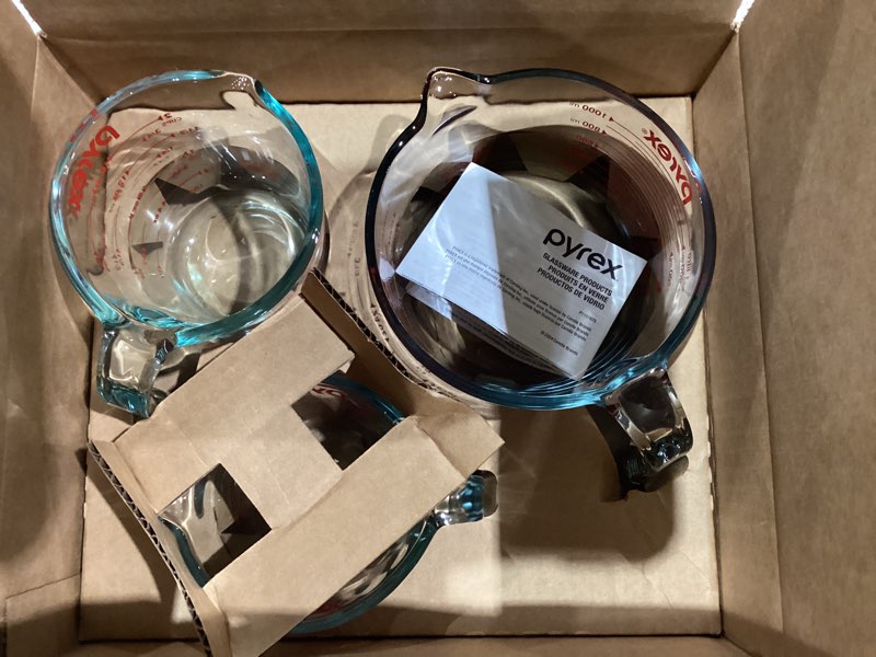Condition photo showing Good Condition for Pyrex Essentials (3-Pack) Glass Measuring Cups Set, (1, 2 & 4 Cup) Measuring Cups For Prepping, Baking and Cooking, Preheated Oven, Dishwasher, Freezer, and Microwave Safe