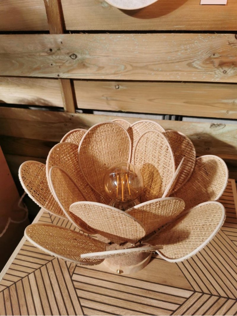 Water Lily flower table lamp, 16 rattan petals and pastel pink embroidery