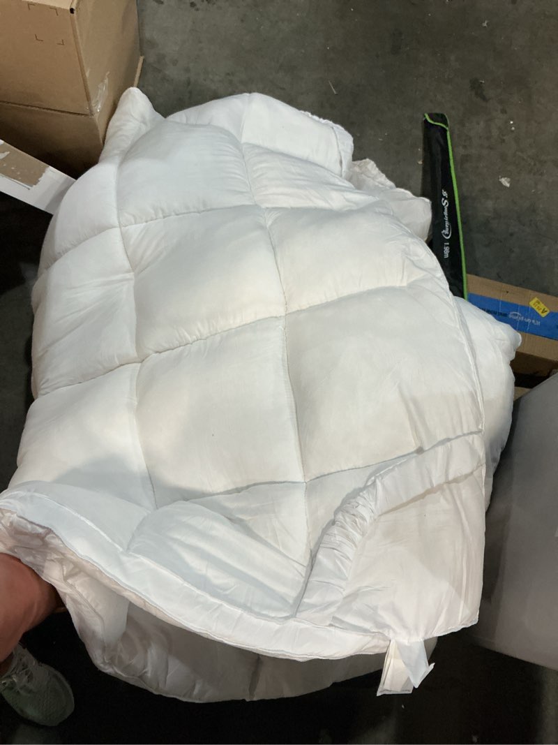 Condition photo showing As Is for d & g the duck and goose co queen size mattress topper, extra thick pillowtop, cooling plush mattress pad cover for back pain relief, soft down alternative fill mattress protector(60x80 inches)