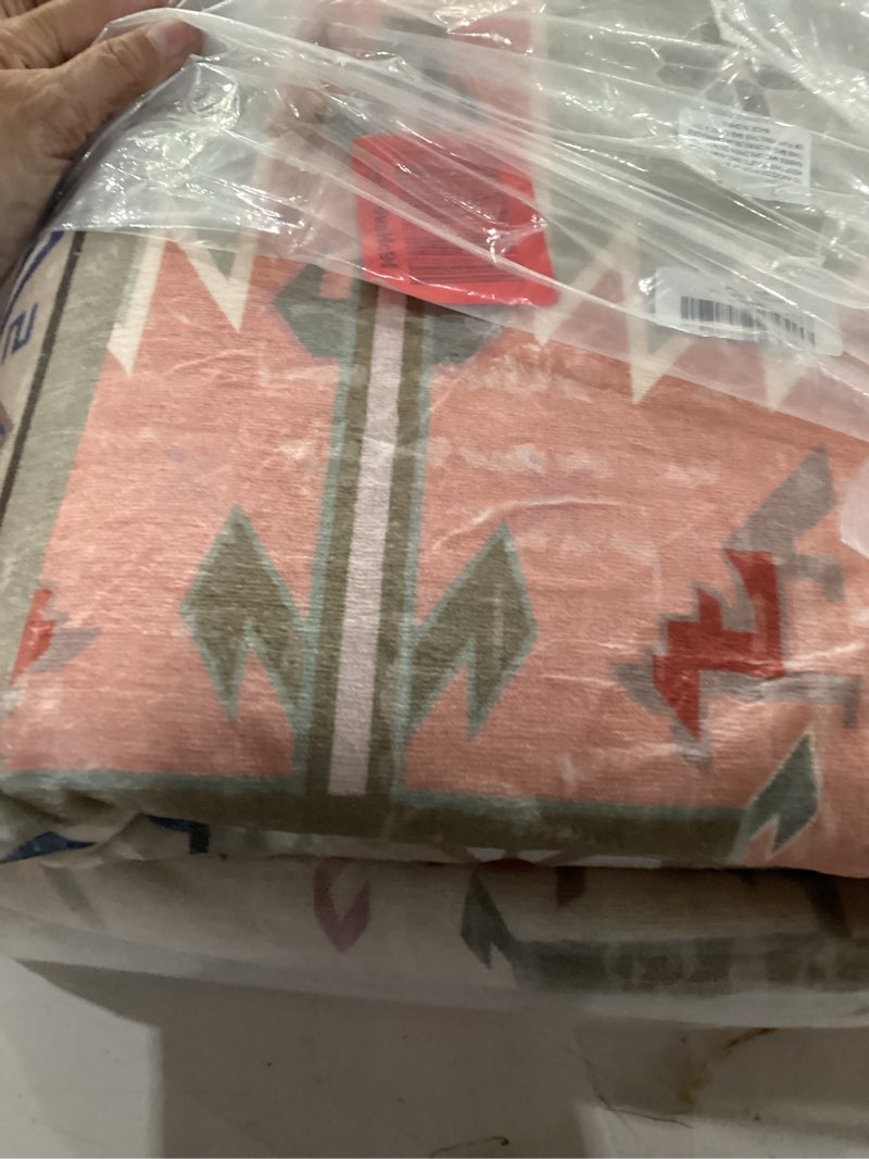 Condition photo showing Good Condition for vhong washable 8x10 green area rugs boho vintage modern non slip large carpets for living room dining room bedroom farmhouse green 8'x10’