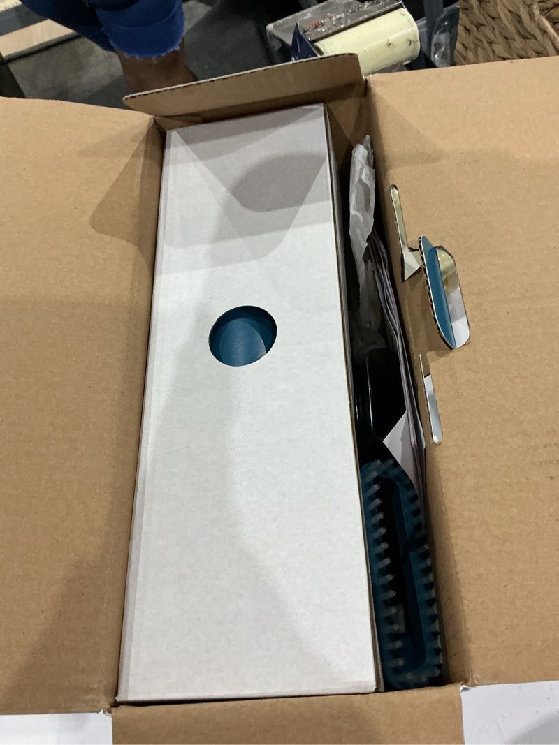 Condition photo showing Good Condition for project source 11-in handheld pool vacuum