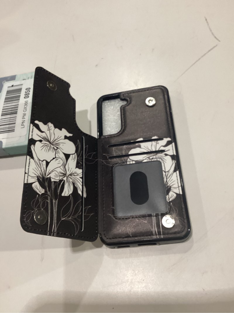Condition photo showing New/Like New for leto galaxy s21 fe case,flip folio leather wallet case cover with fashion flower designs for girls women,with card slots kickstand protective phone case white florals white florals galaxy s21 fe