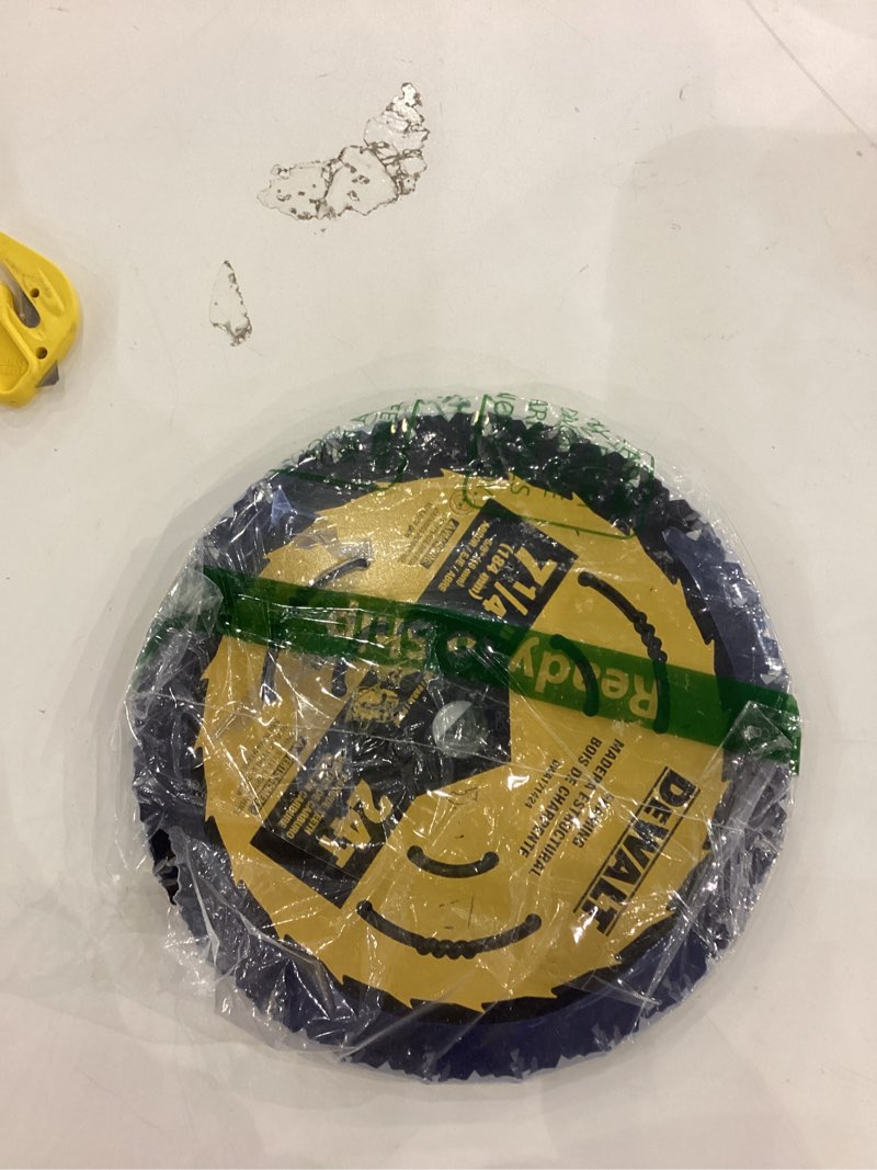 Condition photo showing New/Like New for DEWALT Circular Saw Blade, 7 1/4 Inch, 24 Tooth, Wood Cutting, 3 Pack (DWA1714243) New