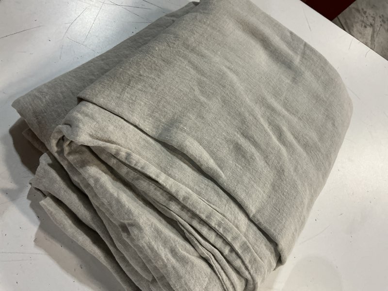 Condition photo showing Good Condition for european linen sheet set