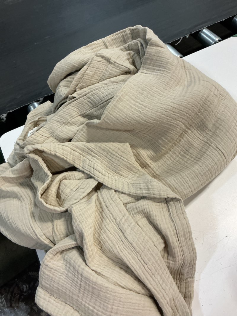 Condition photo showing Good Condition for quince organic cotton channel stich coverlet in taupe full/queen