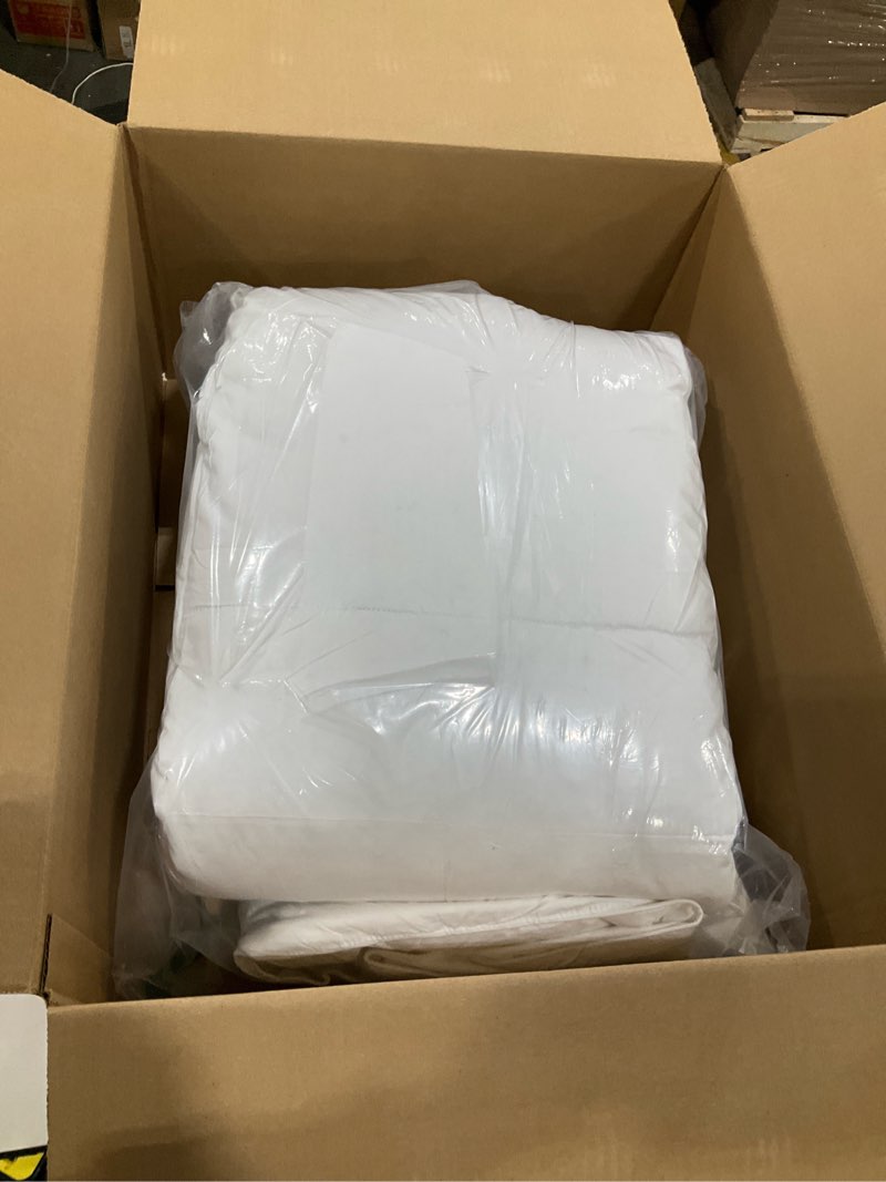 Condition photo showing Good Condition for Bare Home Duvet Insert Kids Comforter - Extra Long - Goose Down Alternative - Ultra-Soft - Premium 1800 Series - All Season Warmth - Bedding Comforter (Twin/Twin XL, White) Twin/Twin XL 01 - White