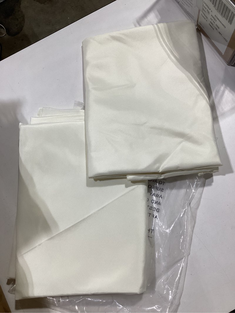 Condition photo showing Good Condition for ascoza 2pack 108 inch ivory round tablecloth in polyester fabric for wedding/banquet/restaurant/parties ivory round-108",2pack