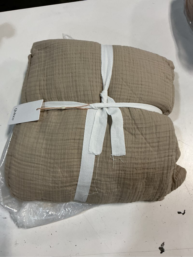 Condition photo showing Good Condition for quince organic airy gauze blanket, king/cal king, dune