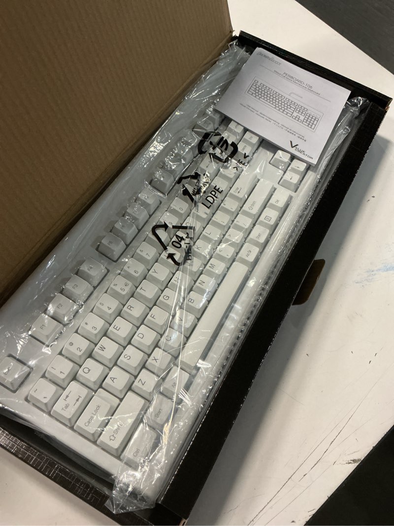 Condition photo showing Good Condition for perixx periboard-106 us w, performance wired keyboard - 20 million key press life - full size 17.9"x6.6"x1.7" - white