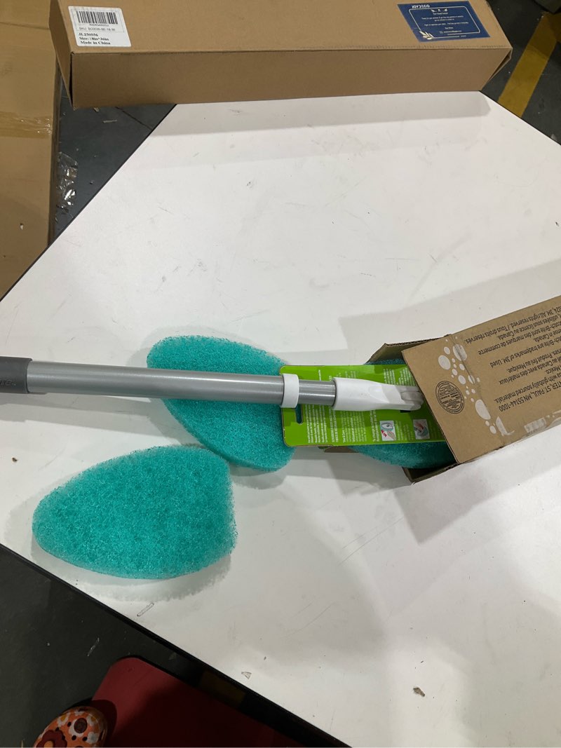 Condition photo showing Good Condition for Scotch-Brite Extendable Tub & Tile Scrubber Kit, Includes 1 Handle and 3 Non-Scratch Scrubber Pads