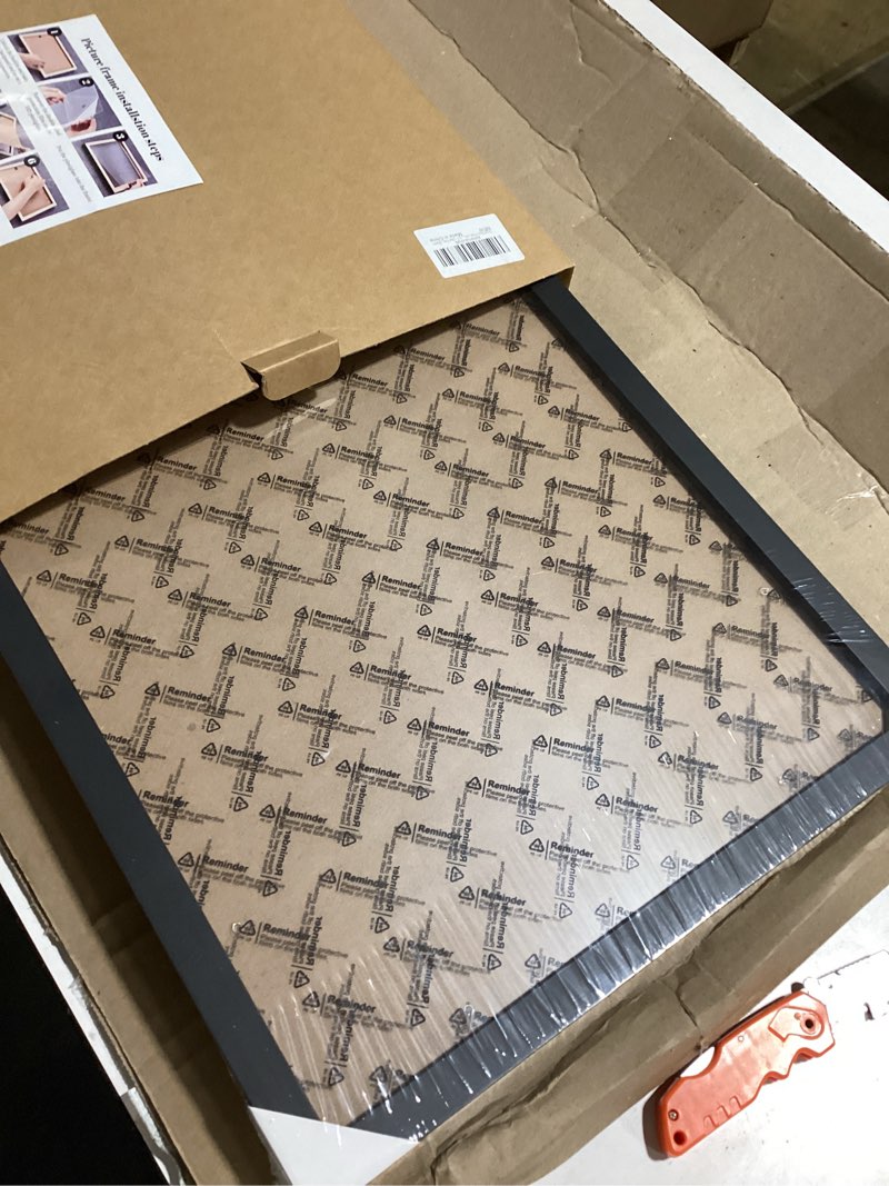 Condition photo showing Good Condition for 14x18 picture frame - signature collection - gallery-style frames made of engineered wood - photo frame for wall display - black 14x18 black