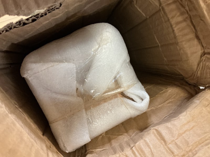 Condition photo showing Good Condition for 2 Pcs 3.5 x 3.5 x 48 Inch Stair Post Modern Solid Red Oak Wood Blank Square Newel Post for Stairs Remodeling 3.5 x 3.5 x 48 Inch Red Oak Color 2