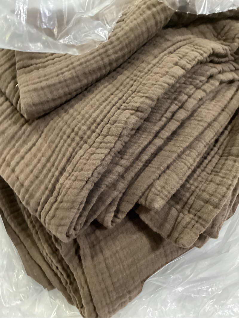 Condition photo showing Good Condition for organic cotton gauze blanket, king/cal king, chocolate