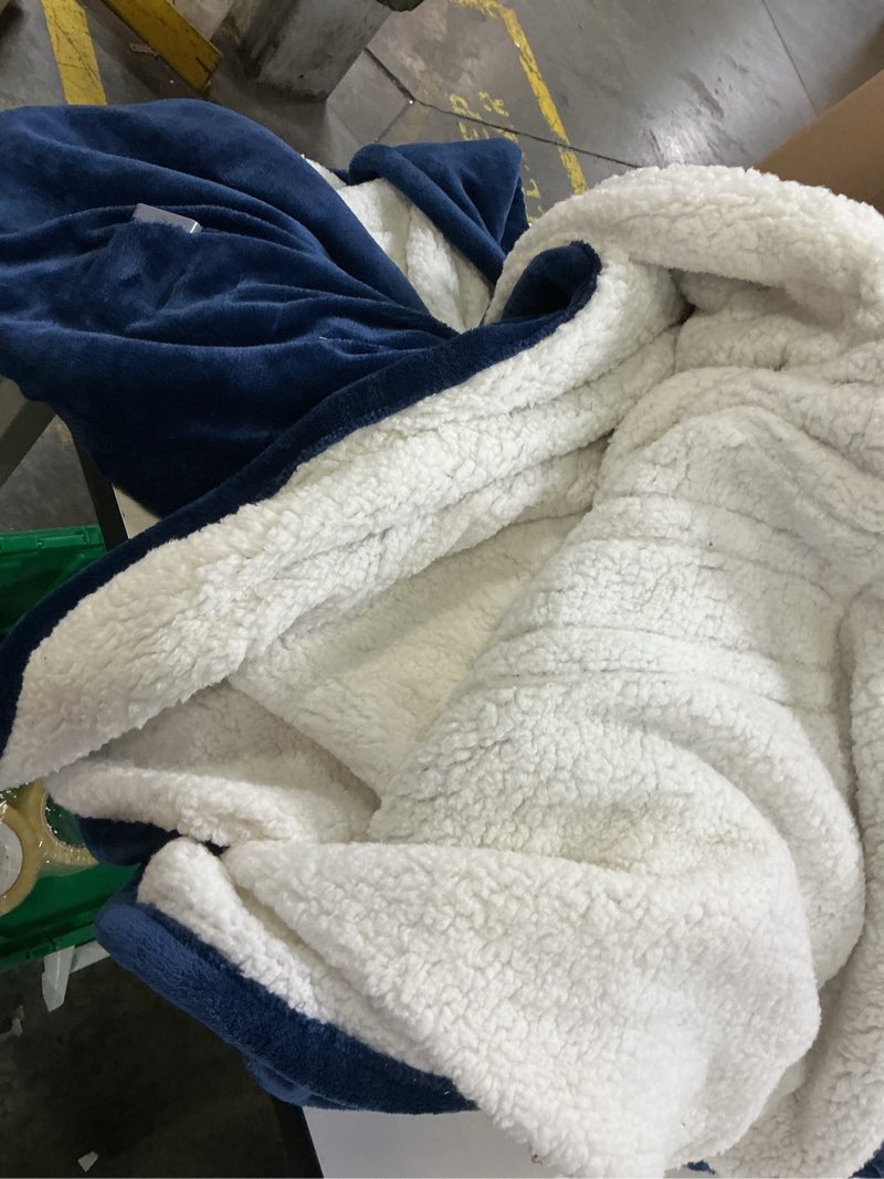 Condition photo showing As Is for ESTINGO Heated Blanket Throw, Electric Blanket Flannel Sherpa with 4 Hours Auto Off & 5 Heating Levels, Washable Electric Heated Blanket with ETL Certified for Bedding, Ideal Gift, 50"x60", Navy Bule Navy Blue Throw-50"x60"