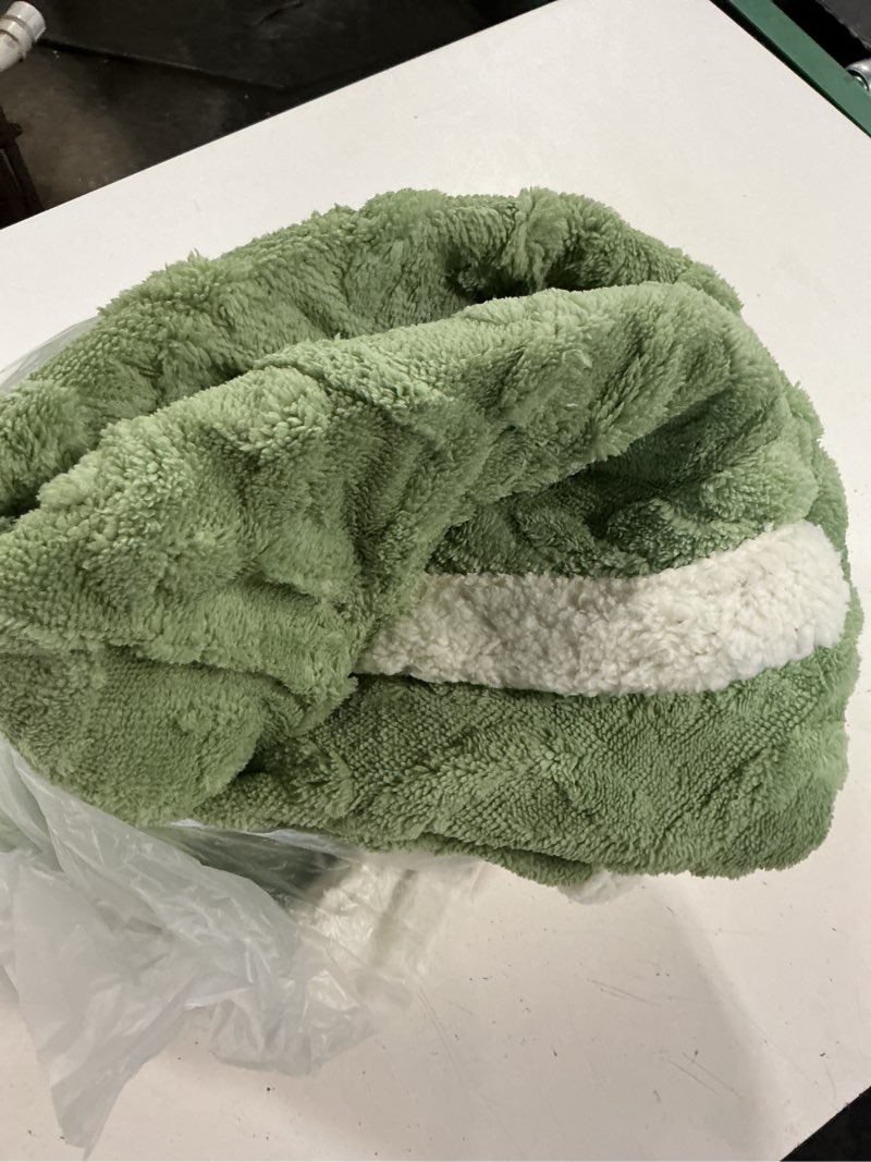 Condition photo showing Good Condition for braids fleece blanket throw, premium sherpa and fleece plush blanket cozy luxury plush bed blankets, perfect for bed, sofa (green,40x60)