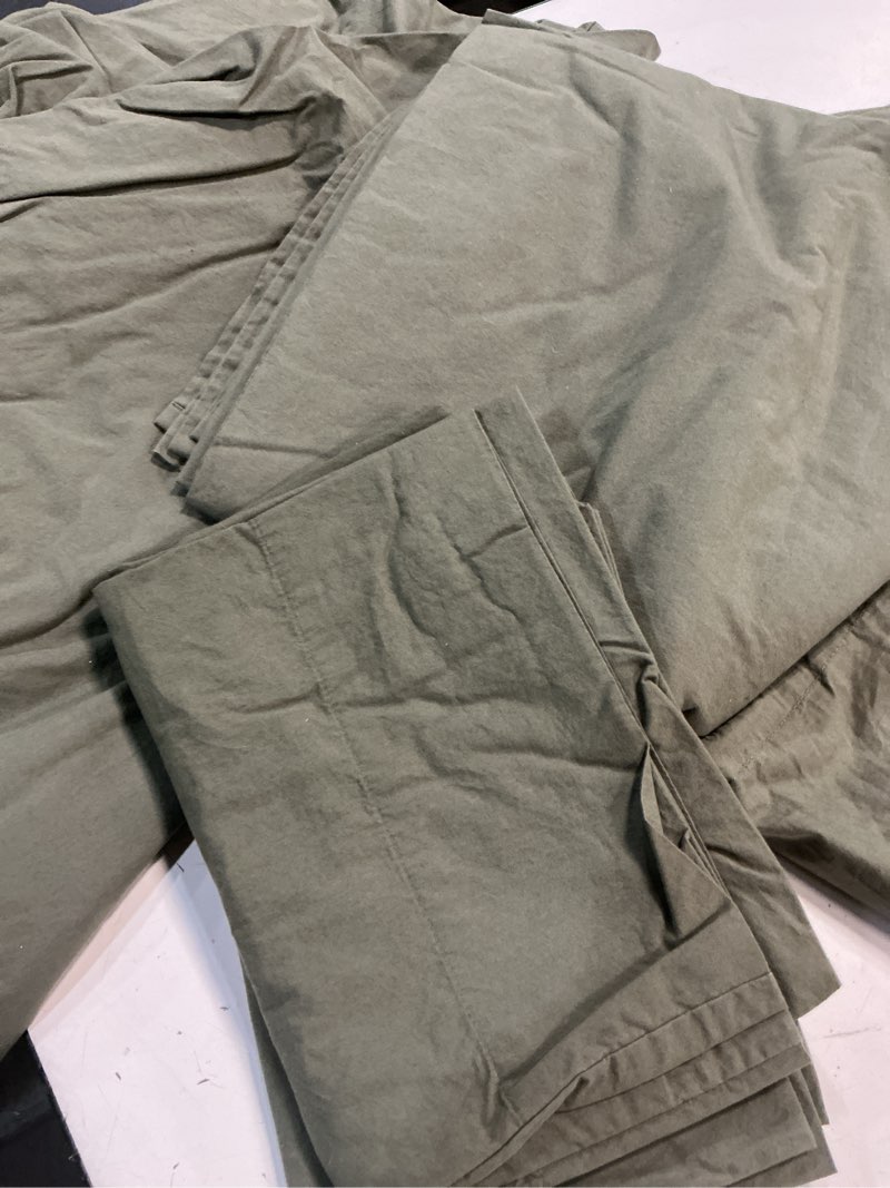Condition photo showing Good Condition for quince classic organic percale fitted sheet set in sage - queen flat sheet 96inx106in (4 pcs)