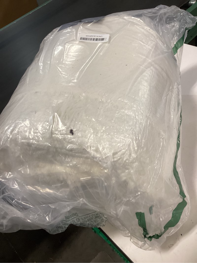 Condition photo showing As Is for 8x10 Area Rugs for Living Room Bedroom, Ultra Soft Fluffy Cream White Large Rug Carpet for Bedroom, Upgrade Non-Slip Fuzzy Shag Plush Rugs for Nursery Boys Girls Kids Room Modern Indoor Home Decor 8x10ft Cream White