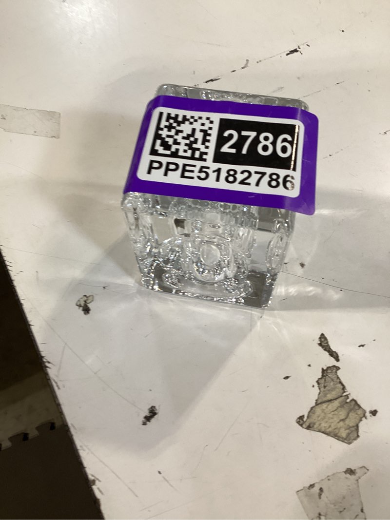 Condition photo showing Good Condition for fifth avenue heavy crystal cube w circle facets 2 1/2” sq. votive candle holder