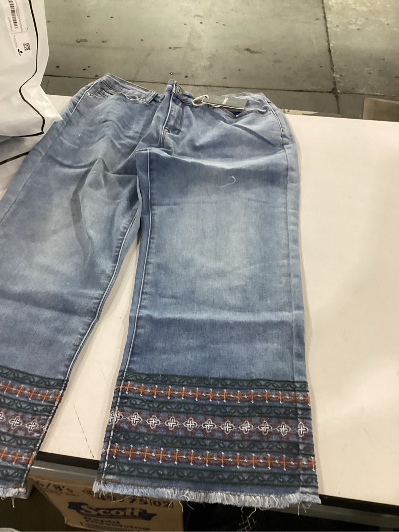 Condition photo showing New/Like New for Flamingals straight leg jeans low rise cropped jeans xl Flamingals Straight Leg Jeans for Women Low Rise Cropped Jeans Wash Embroidery Raw Hem Denim Pants
