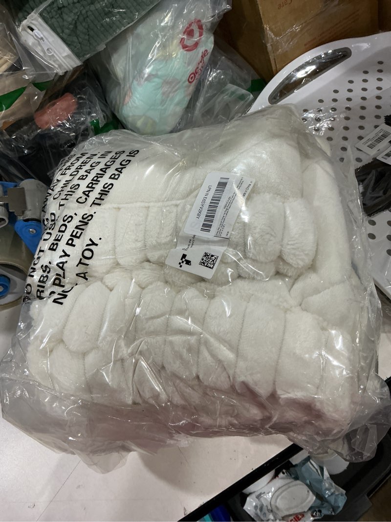 Condition photo showing Good Condition for smiry couch cover for dogs, non slip washable pet sofa protector for large dogs, cats, fuzzy plush sofa covers for 3 cushion couch, against fur, dirt & scratch resistant, white, 27.6"×70.9" white 27.6"x70.9"