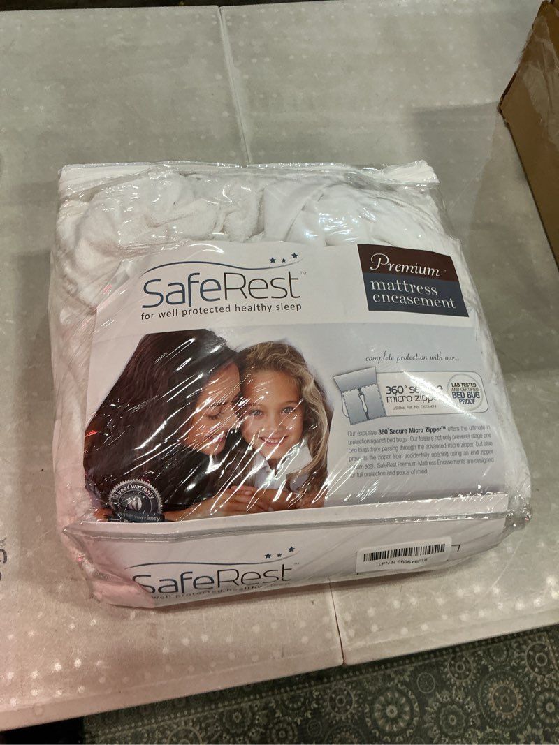 Condition photo showing Good Condition for saferest zippered mattress protector - premium 9-12 inch waterproof mattress cover for bed - breathable, noiseless washable mattress encasement - queen queen 9-12" deep