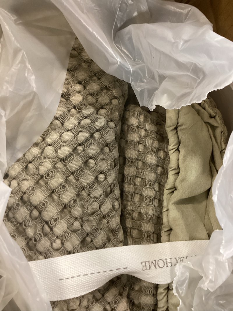Condition photo showing Good Condition for levtex home mills waffle full/queen quilt set (88x92in) with 2 pillow shams (26x20in) - cream - cotton waffle full/queen size quilt bedding set - lightweight, soft, pre-washed full/queen quilt cream