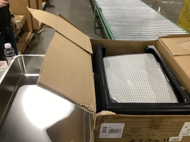 Condition photo showing New/Like New for Stainless Steel Jumbo Open Cat Litter Box, XXXL 28"x20.5"x14" for Large Cats & Multi-Cat Households, Anti-Leakage High Walls & Non-Slip Base, Non-Sticky, Easy Clean Durable Metal Litter Pan