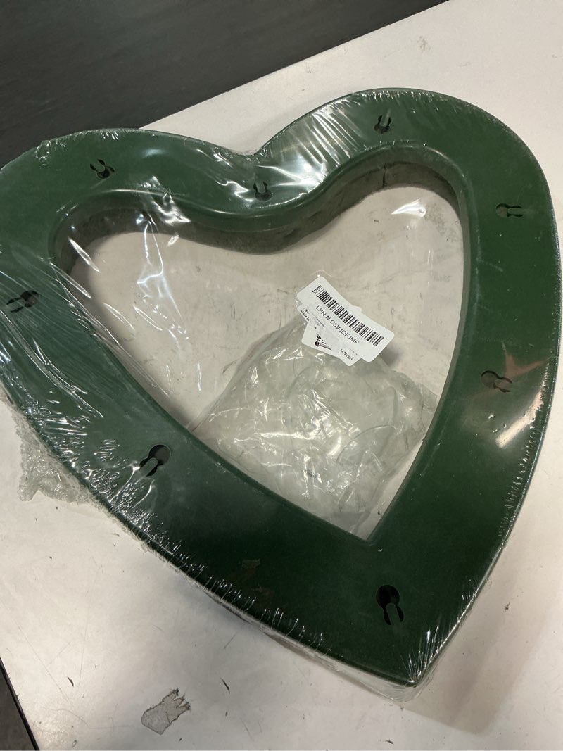Condition photo showing New/Like New for DOITOOL Floral Foam Block Heart Shaped Floral Foam Cage with Suction Cup for Fresh or Artificial Flowers, Wedding Party Decorations, Dry and Wet Flower Cage Holder for Flower Arrangement