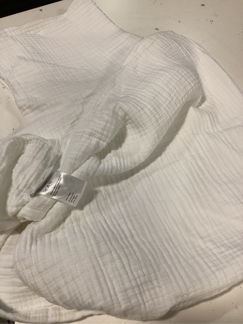Condition photo showing Good Condition for organic cotton gauze sham set