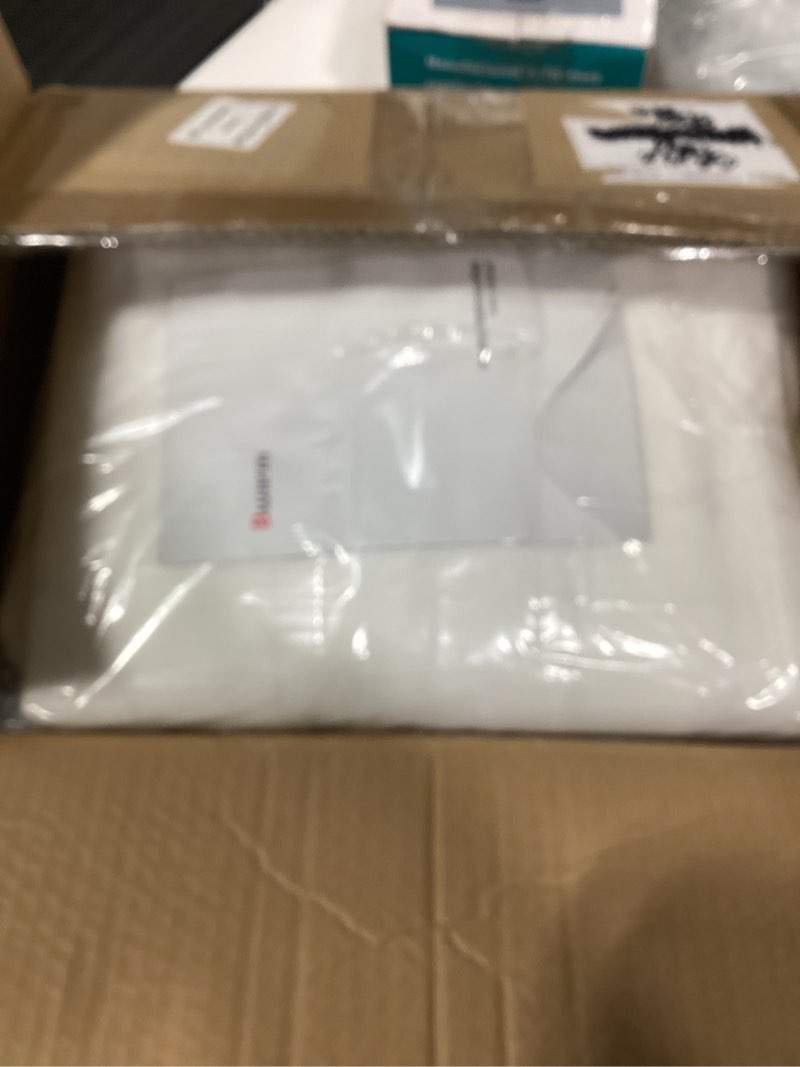 Condition photo showing Good Condition for Bwarm Electric Heated Mattress Pad Twin XL Size, 39" x 80", Bed Warmer, 9 Heat Settings, 1-12 Hours Auto Off, Deep Pocket, Fast Heating, Machine Washable, Soft and Cozy