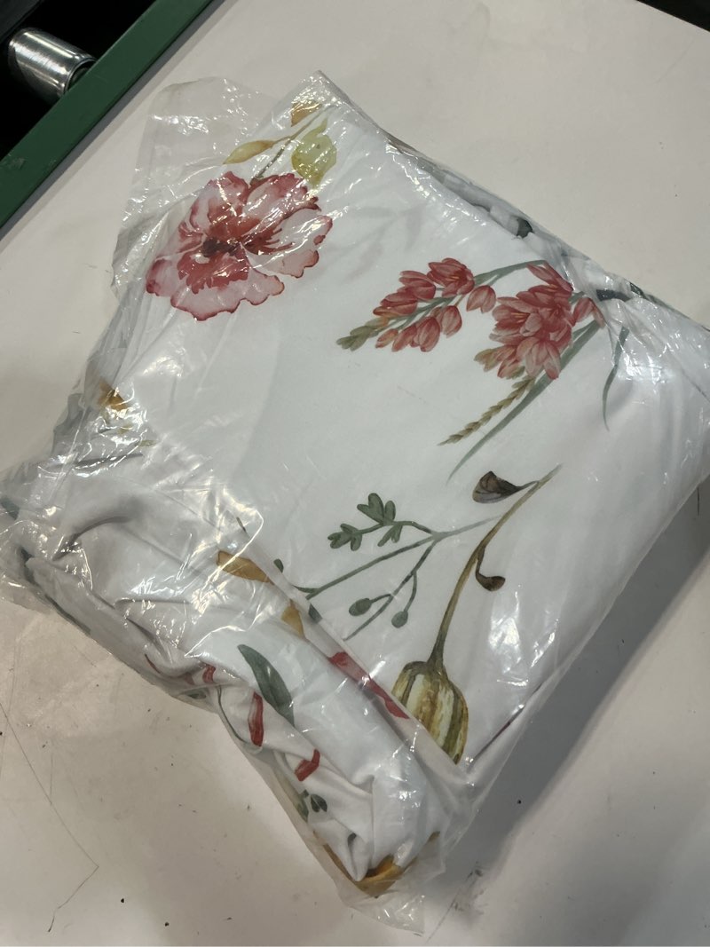 Condition photo showing Good Condition for phf ultra soft floral duvet cover queen size, printed bedding set 3 pieces, comfy durable farmhouse duvet cover set with 2 pillow shams, zipper closure and 8 ties, 90"x90", white & yellow queen white&yellow (no comforter)