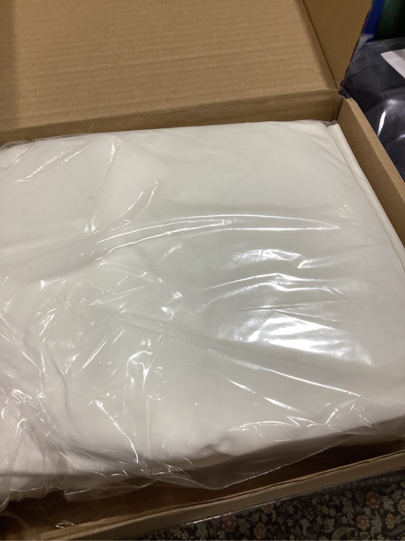 Condition photo showing Good Condition for amazon basics lightweight super soft, wrinkle-free, breathable microfiber 4 piece bed sheet set with 14-inch deep pockets, queen, cream, solid cream queen