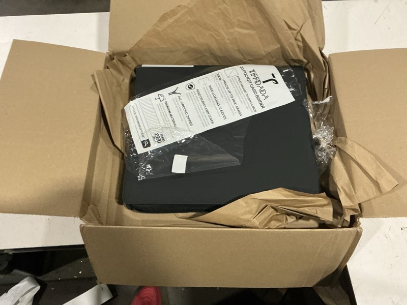 Condition photo showing Good Condition for premium trading card binder,20 pocket, holds up to 2000 cards with ringless 50 double-sided sleeves, label design with a pen, side loading card collection album folder with zipper for tcg,sports cards black 20 pocket, holds 2000 cards