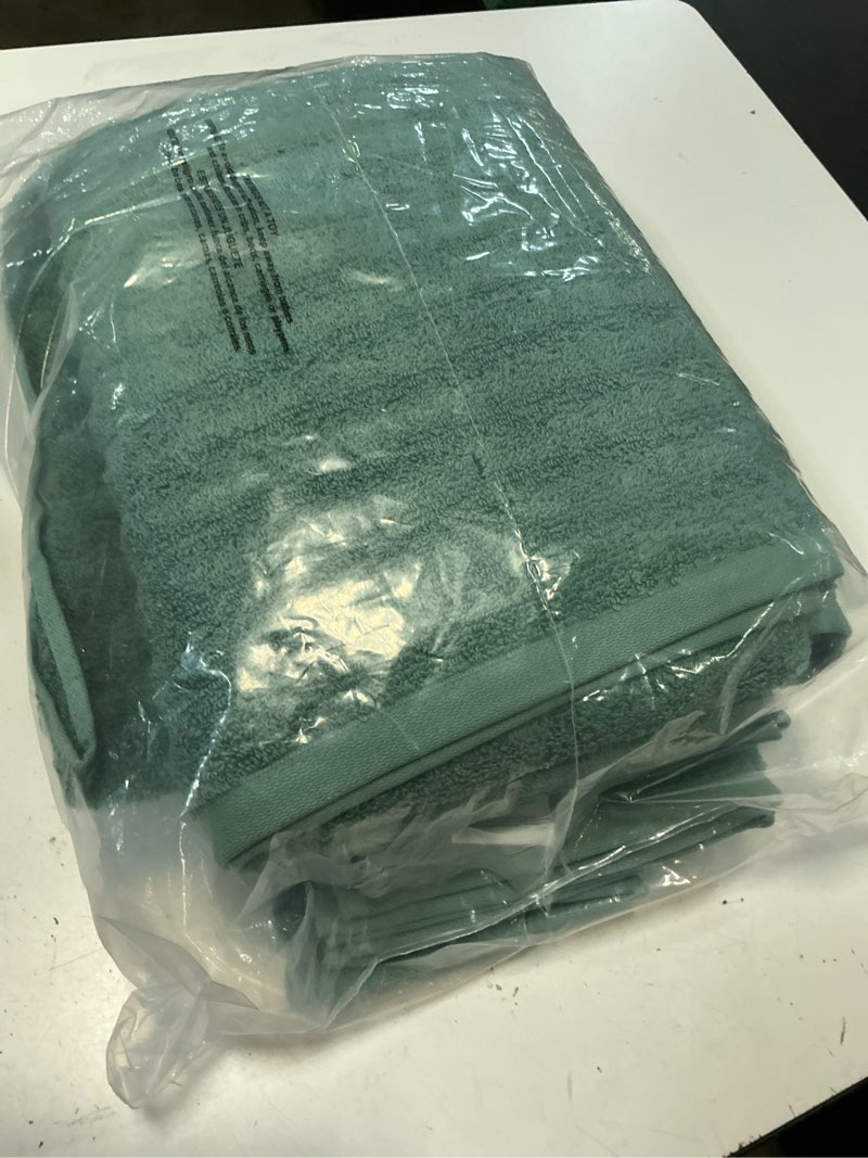 Condition photo showing Good Condition for mainstays performance cotton 6-piece bath towel set, super soft quick dry fade resistant, textured blue